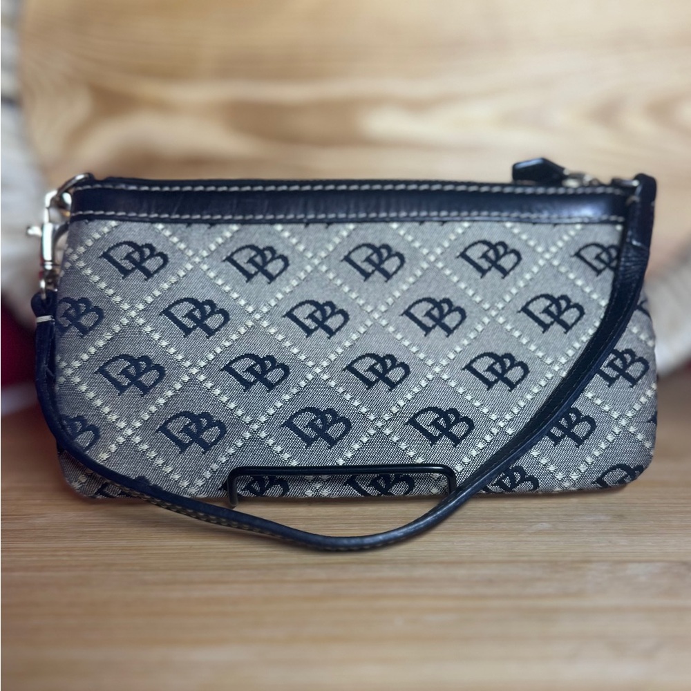 Dooney & Bourke Quilted Monogram Logo with Leather Interior Wristlet Clutch EUC